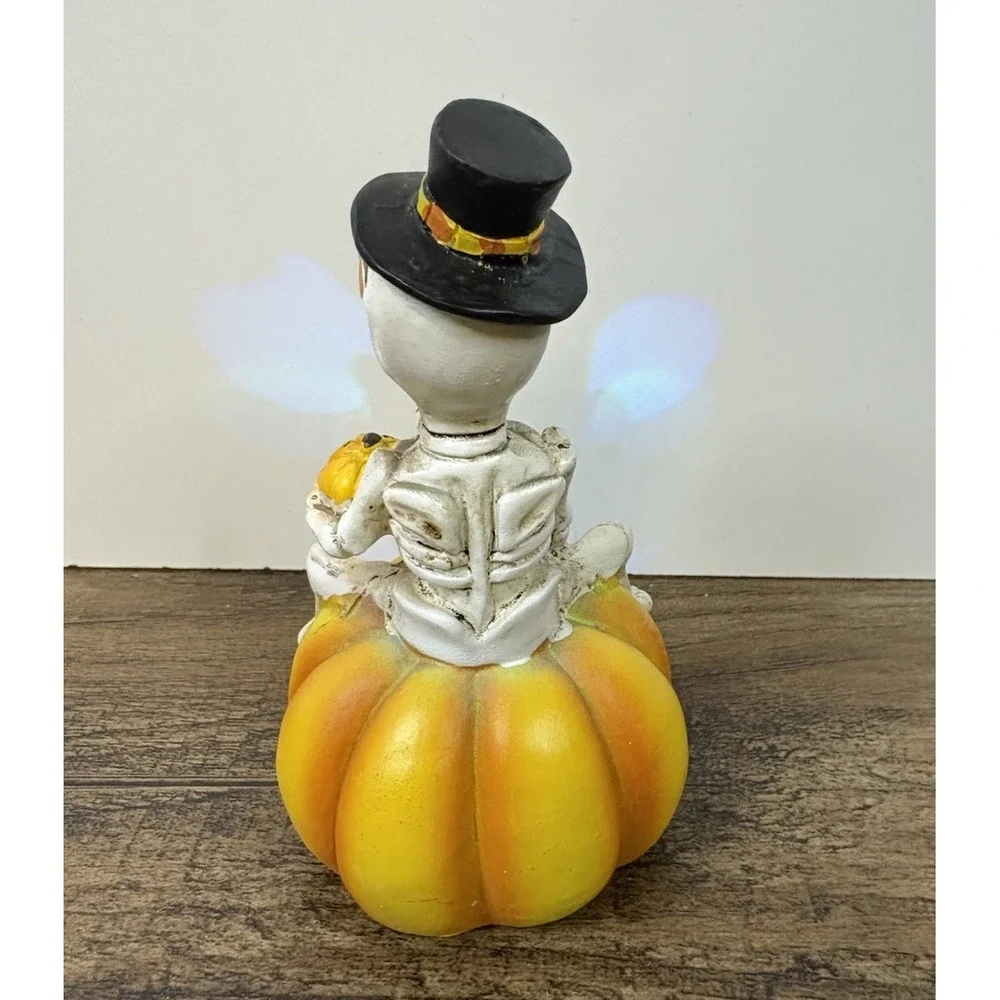 Halloween Skeleton On Pumpkin 4.5